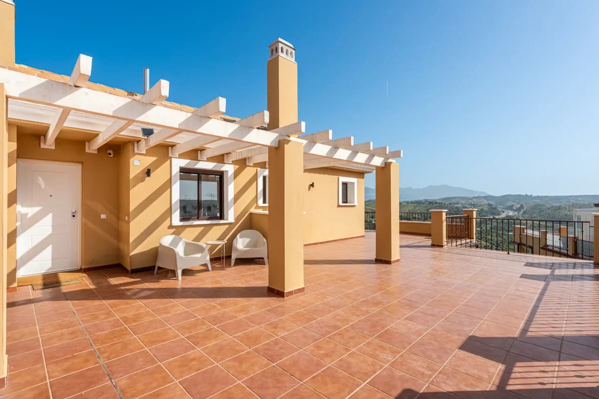 2 Bedroom Penthouse for Sale in Calanova Golf, Málaga - Image 9