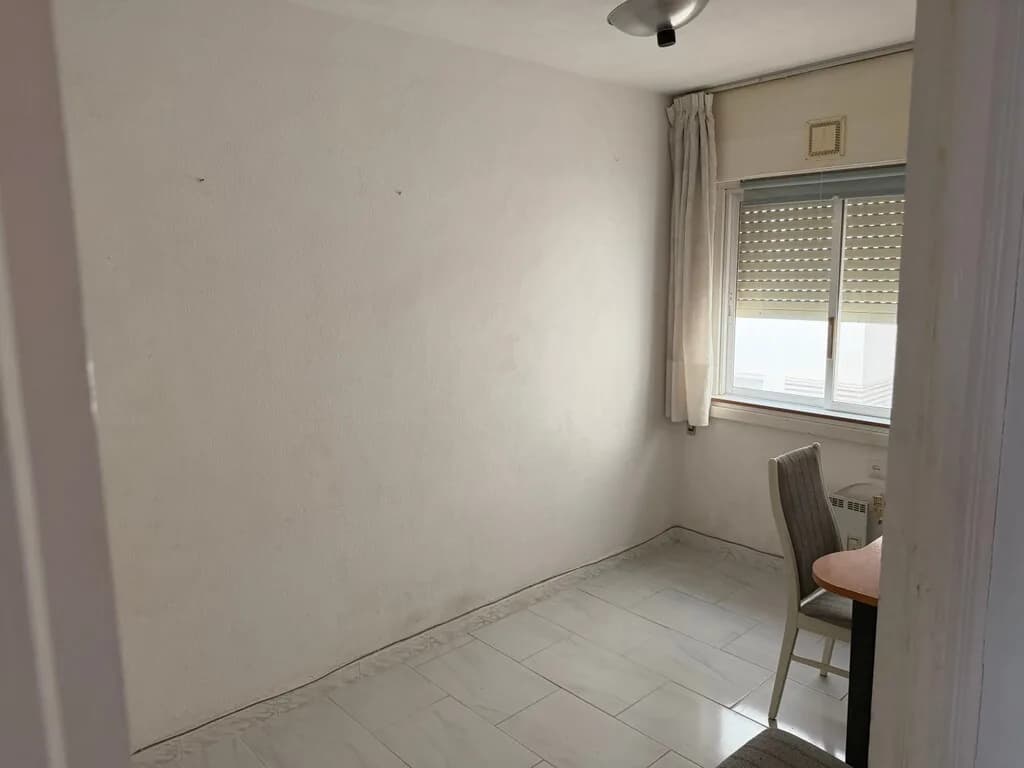 3 Bedroom Middle Floor Apartment for Sale in Los Boliches, Málaga - Image 9