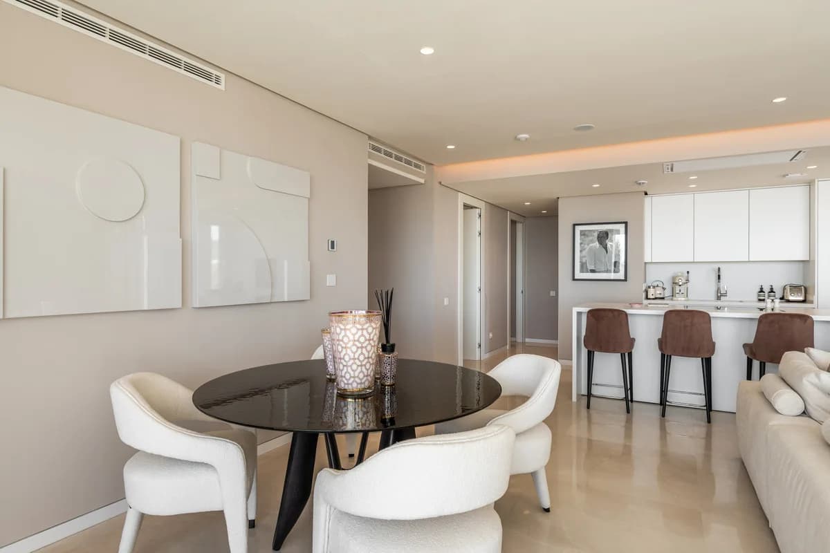 3 Bedroom Middle Floor Apartment for Sale in Ojén, Málaga - Image 8