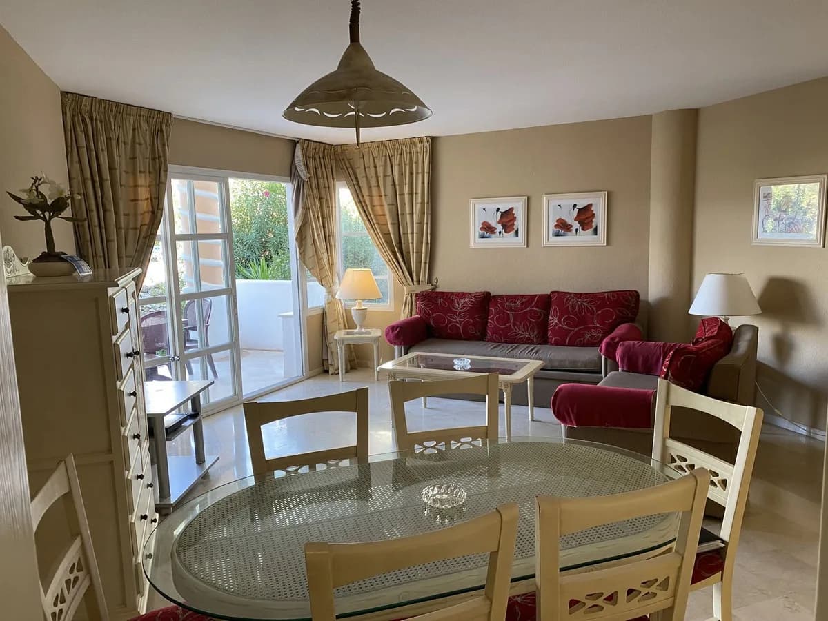 2 Bedroom Ground Floor Apartment for Sale in Mijas Golf, Málaga - Image 3