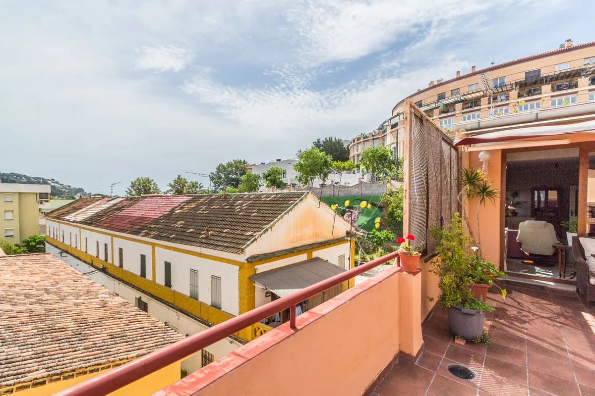 2 Bedroom Penthouse for Sale in Limonar, Málaga - Image 4