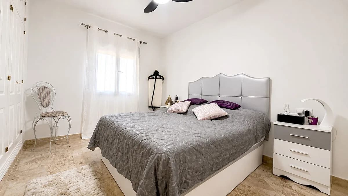 2 Bedroom Ground Floor Apartment for Sale in San Pedro de Alcántara, Málaga - Image 6