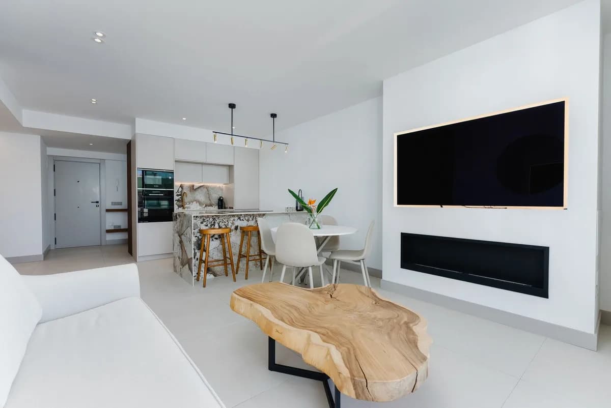 2 Bedroom Top Floor Apartment for Sale in Fuengirola, Málaga - Image 7
