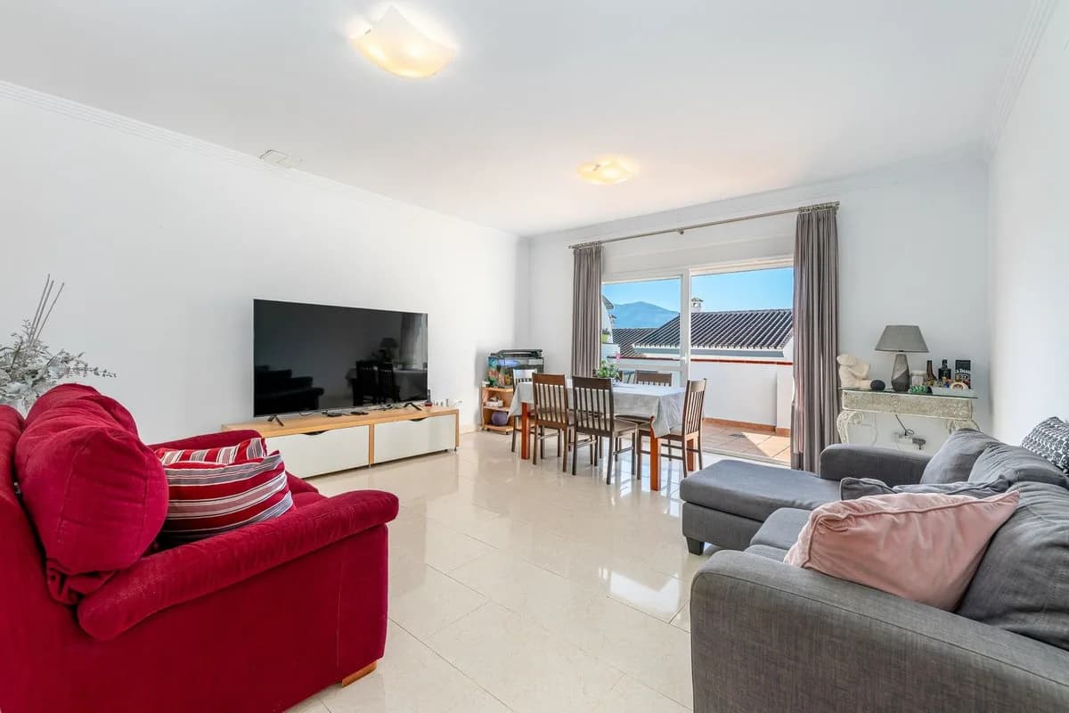 3 Bedroom Townhouse for Sale in Coín, Málaga - Image 4