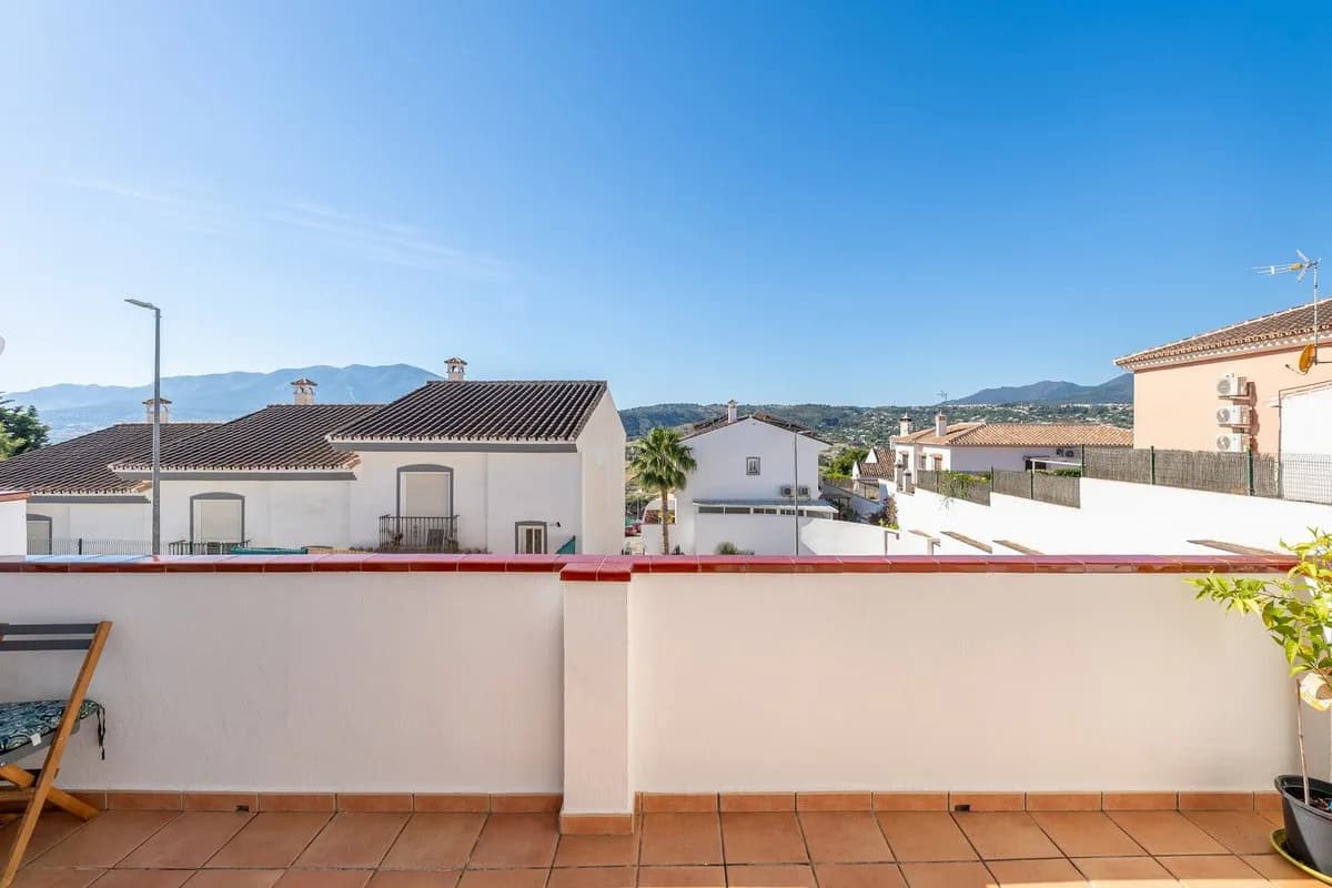 3 Bedroom Townhouse for Sale in Coín, Málaga - Image 7