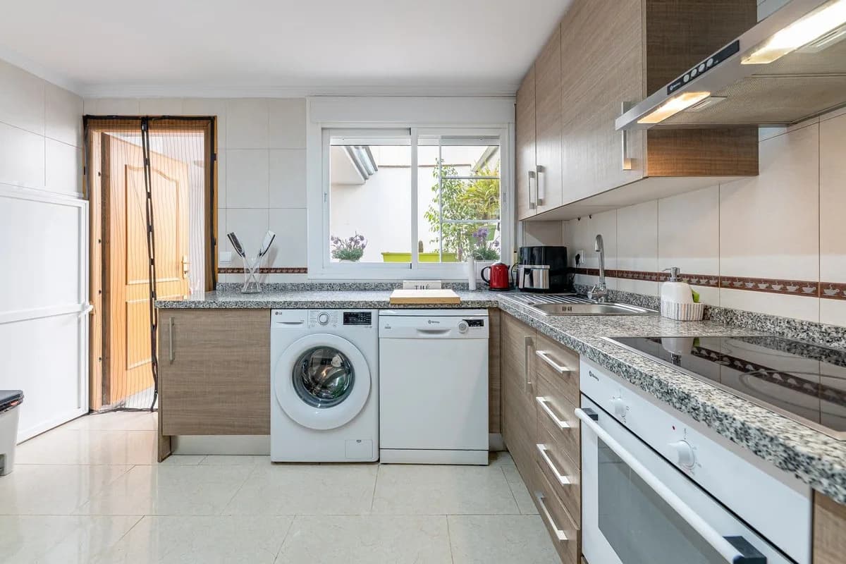 3 Bedroom Townhouse for Sale in Coín, Málaga - Image 9