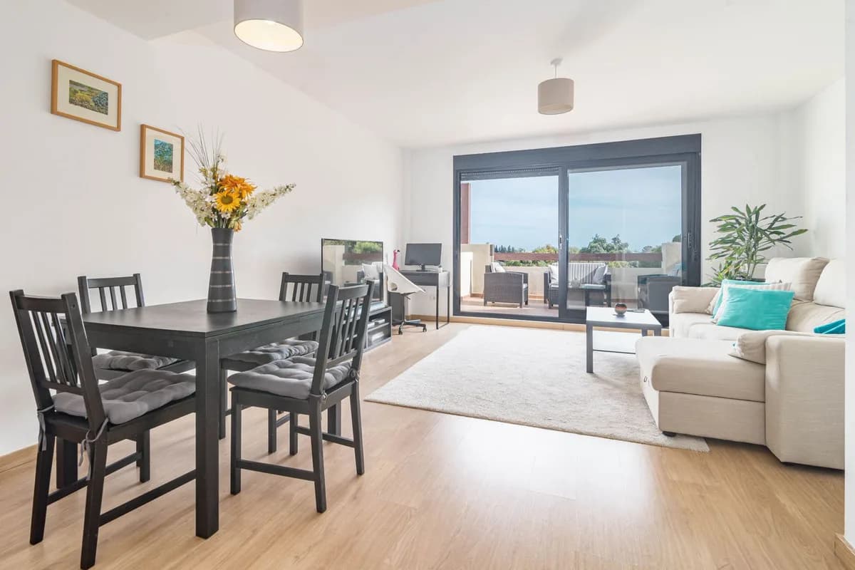 2 Bedroom Penthouse for Sale in Selwo, Málaga - Image 3