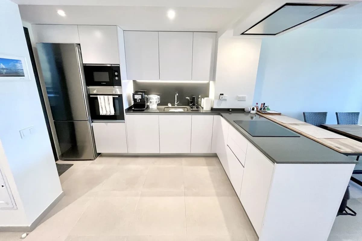 3 Bedroom Middle Floor Apartment for Sale in La Cala de Mijas, Málaga - Image 7