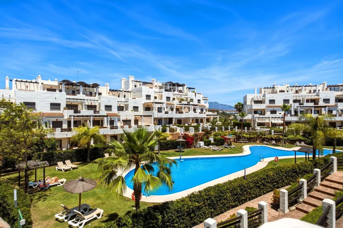 3 Bedroom Townhouse for Sale in Estepona, Málaga - Image 3