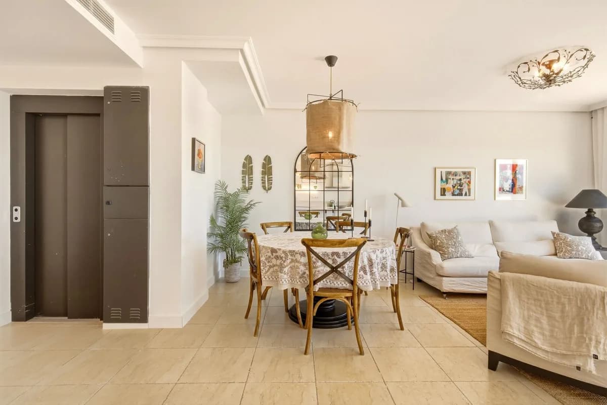 3 Bedroom Townhouse for Sale in Estepona, Málaga - Image 4