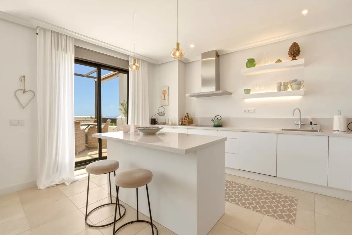 3 Bedroom Townhouse for Sale in Estepona, Málaga - Image 8