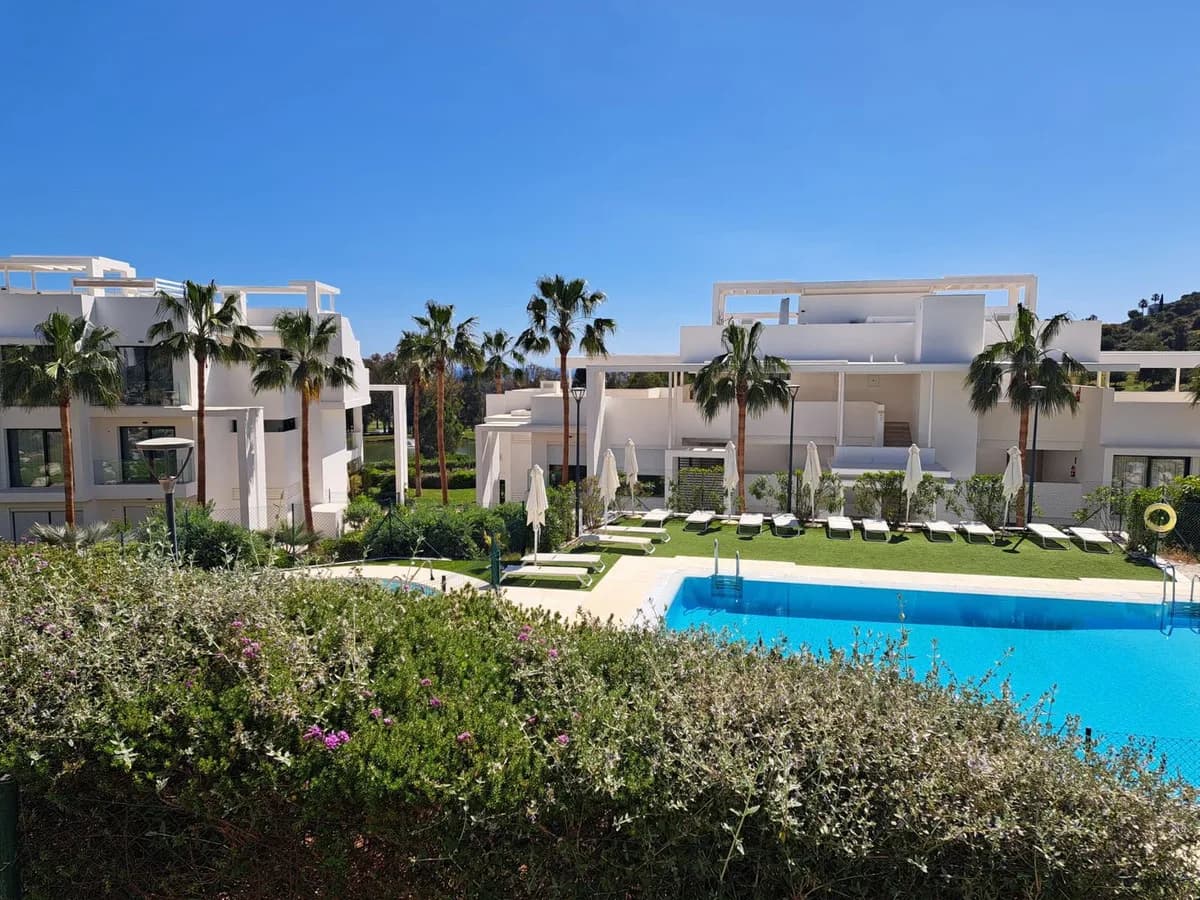 3 Bedroom Ground Floor Apartment for Sale in Atalaya, Málaga - Image 7