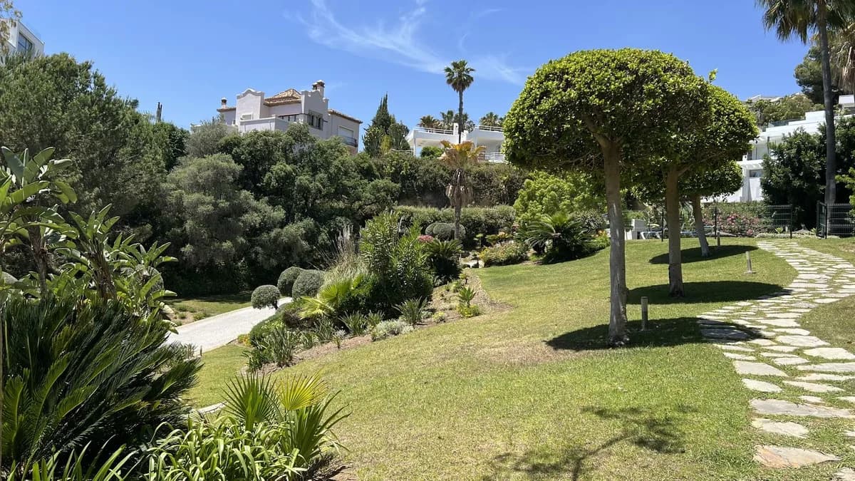 3 Bedroom Penthouse for Sale in La Quinta, Málaga - Image 9