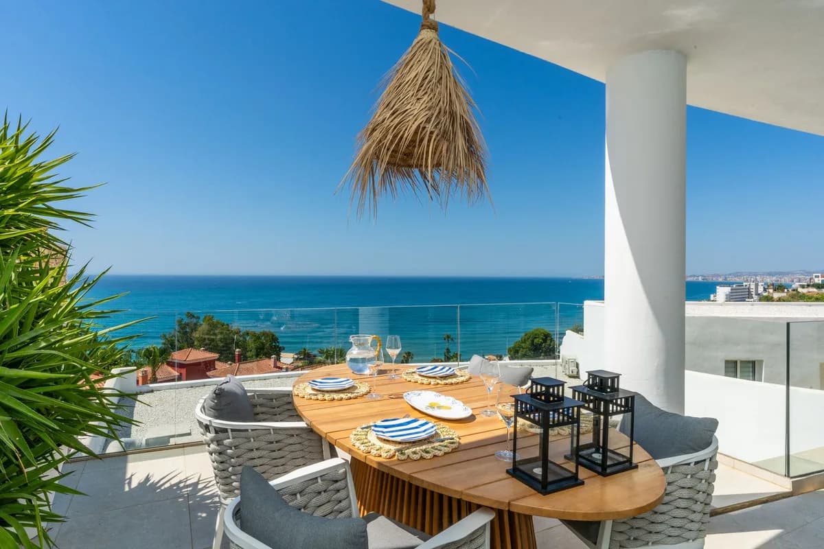 3 Bedroom Middle Floor Apartment for Sale in Torrequebrada, Málaga