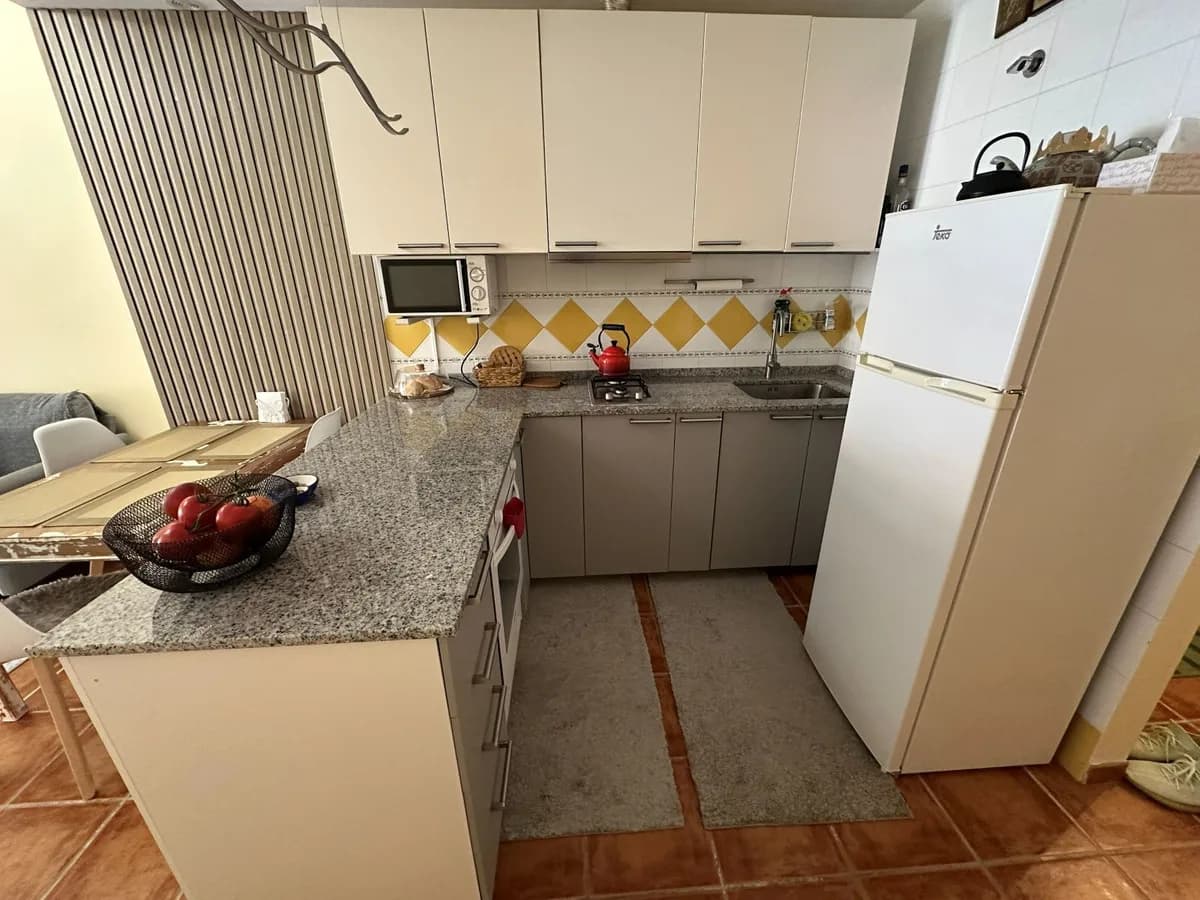 1 Bedroom Middle Floor Apartment for Sale in Benahavís, Málaga - Image 9