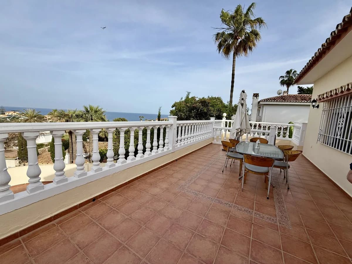 6 Bedroom Detached Villa for Sale in Calahonda, Málaga - Image 6