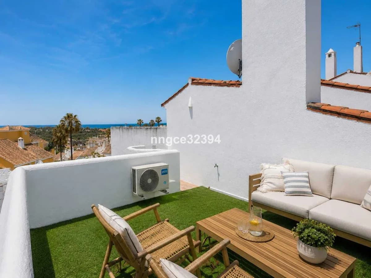 3 Bedroom Penthouse Duplex for Sale in New Golden Mile, Málaga - Image 7
