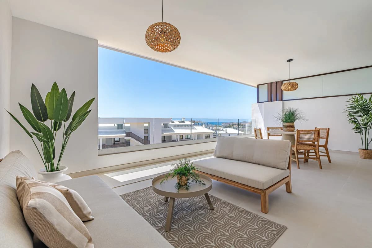 2 Bedroom Middle Floor Apartment for Sale in Fuengirola, Málaga