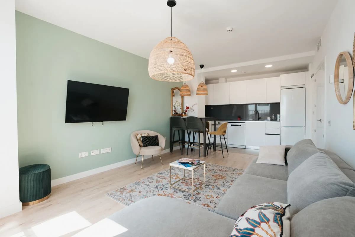 3 Bedroom Top Floor Apartment for Sale in Martiricos, Málaga - Image 2