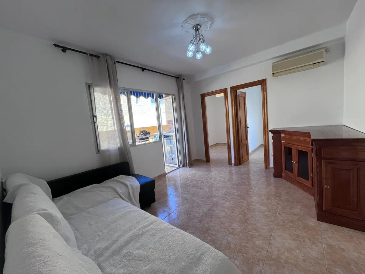 3 Bedroom Middle Floor Apartment for Sale in Fuengirola, Málaga