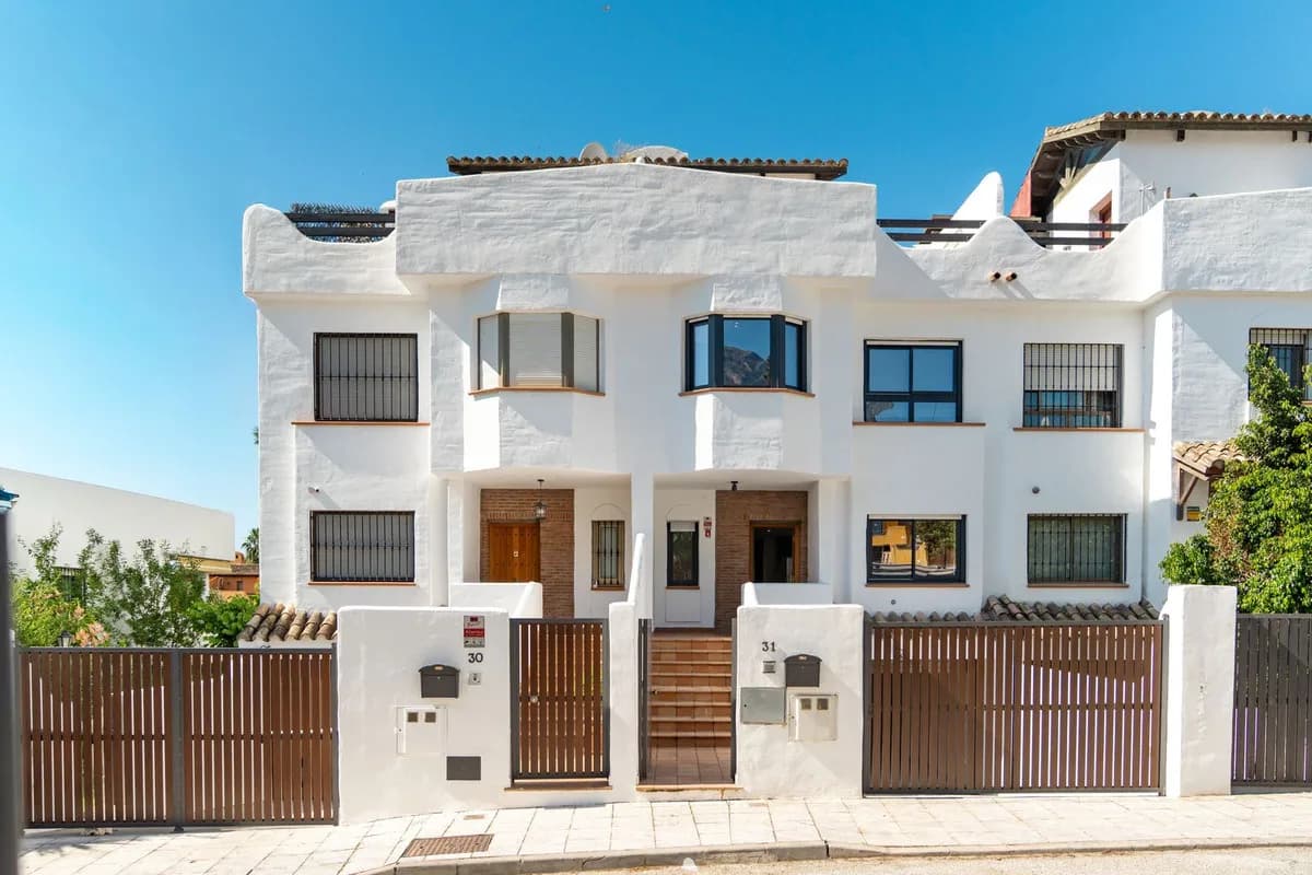 3 Bedroom Townhouse for Sale in Nagüeles, Málaga
