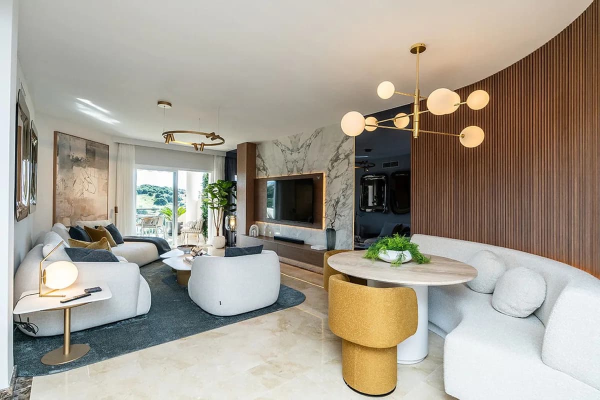 2 Bedroom Middle Floor Apartment for Sale in Bel Air, Málaga