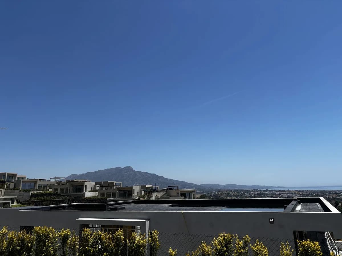 3 Bedroom Detached Villa for Sale in Benahavís, Málaga - Image 2