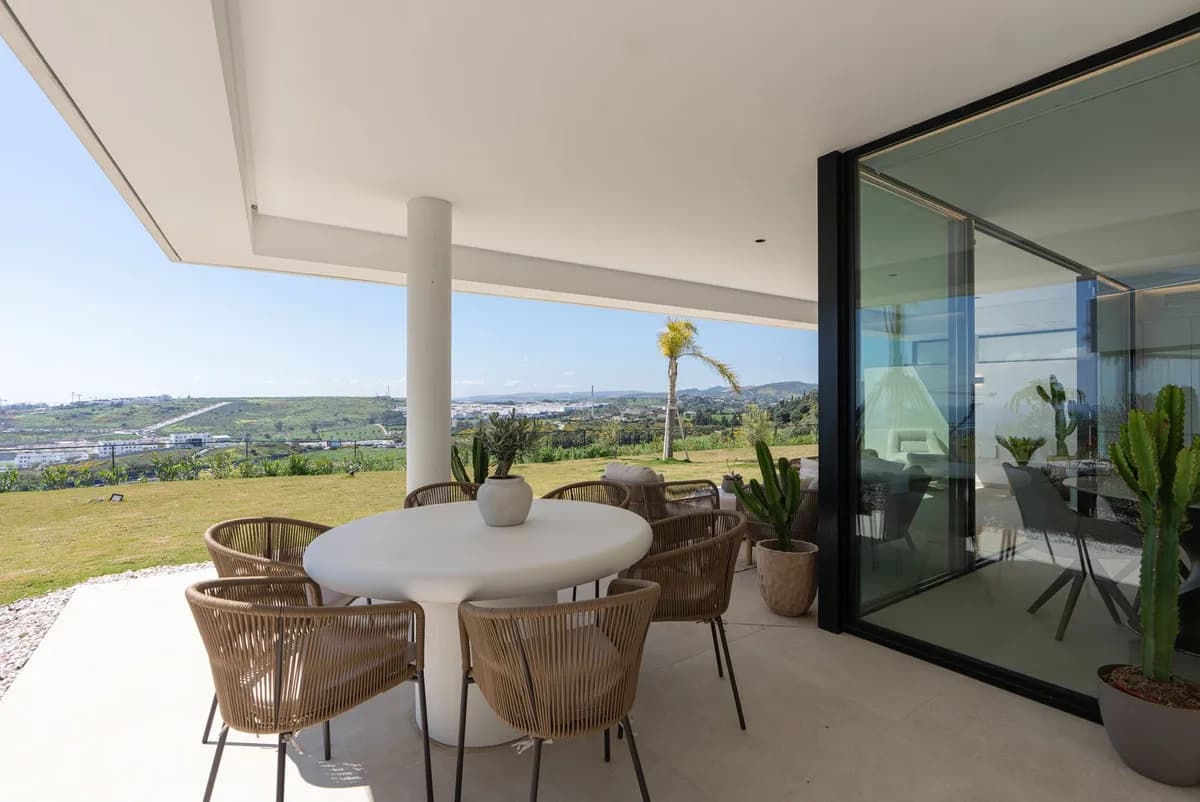 3 Bedroom Ground Floor Apartment for Sale in Estepona, Málaga