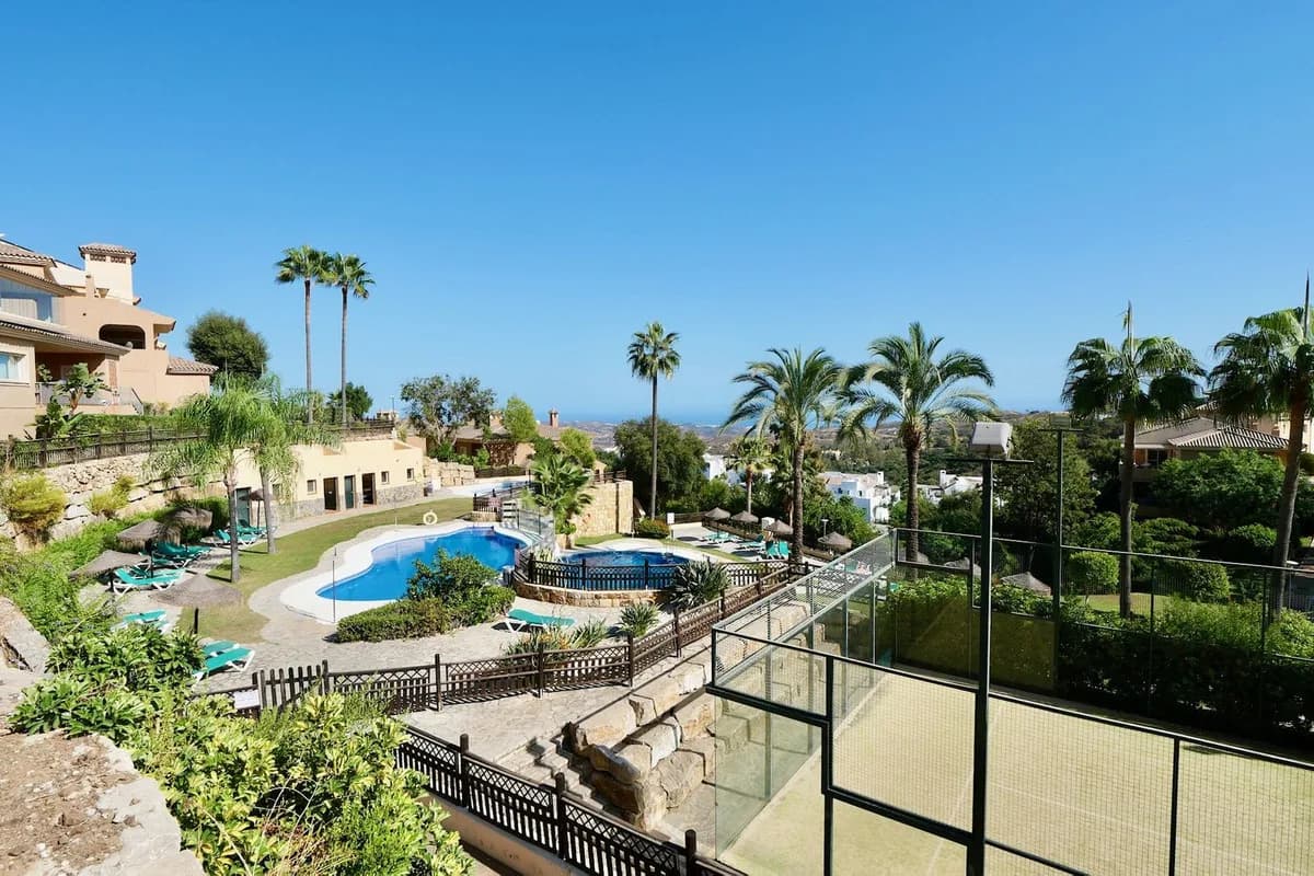 2 Bedroom Ground Floor Apartment for Sale in La Mairena, Málaga
