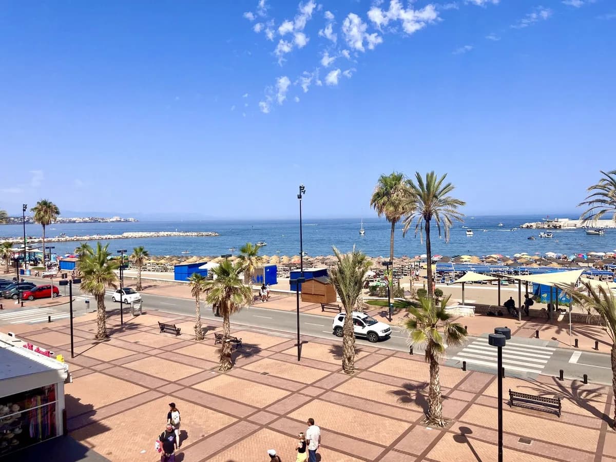 3 Bedroom Middle Floor Apartment for Sale in Fuengirola, Málaga