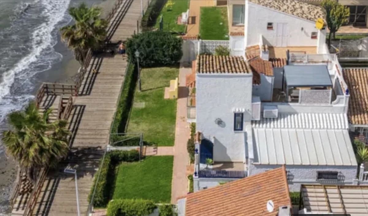 3 Bedroom Townhouse for Sale in Estepona, Málaga - Image 4