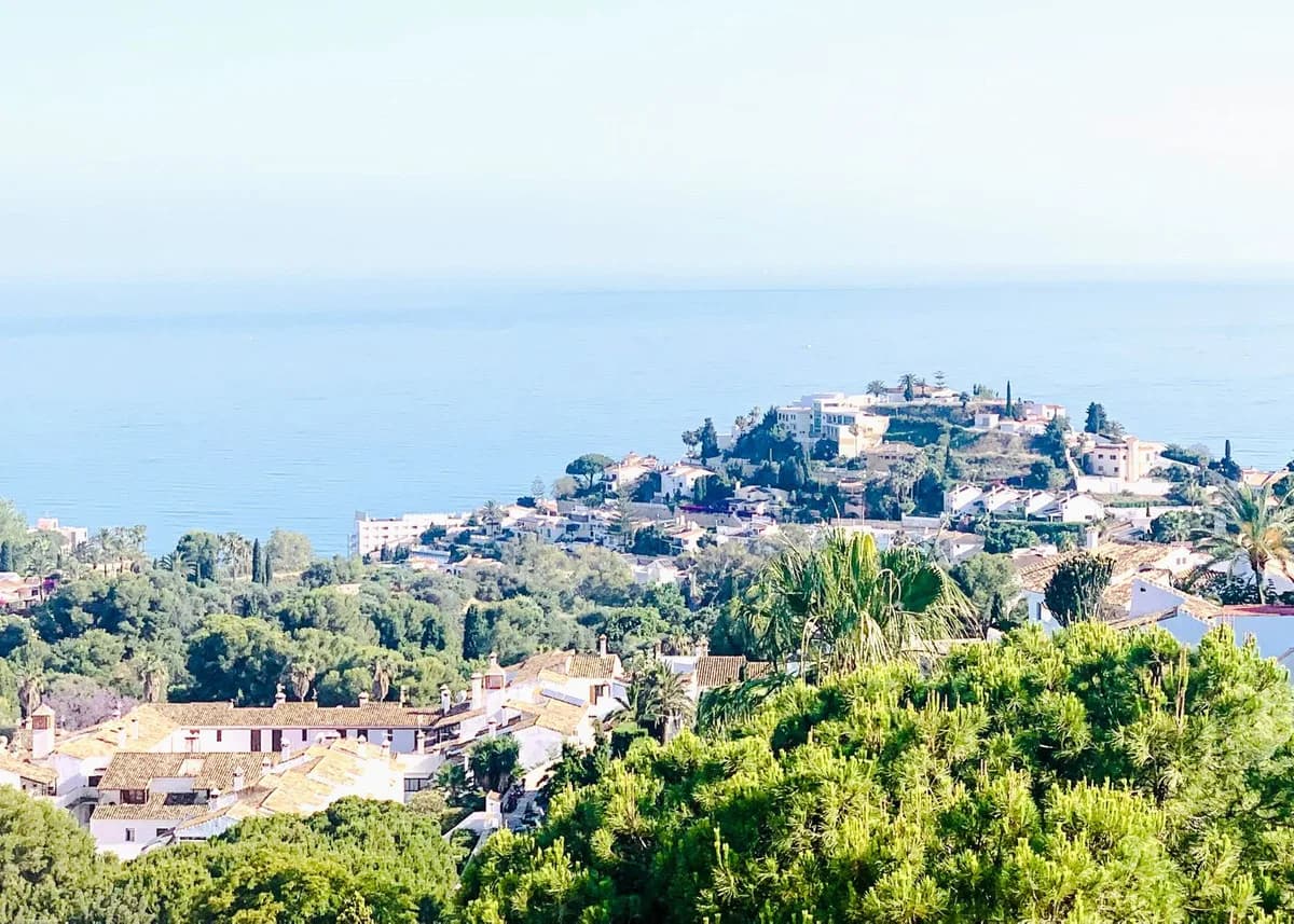 5 Bedroom Detached Villa for Sale in Benalmadena, Málaga