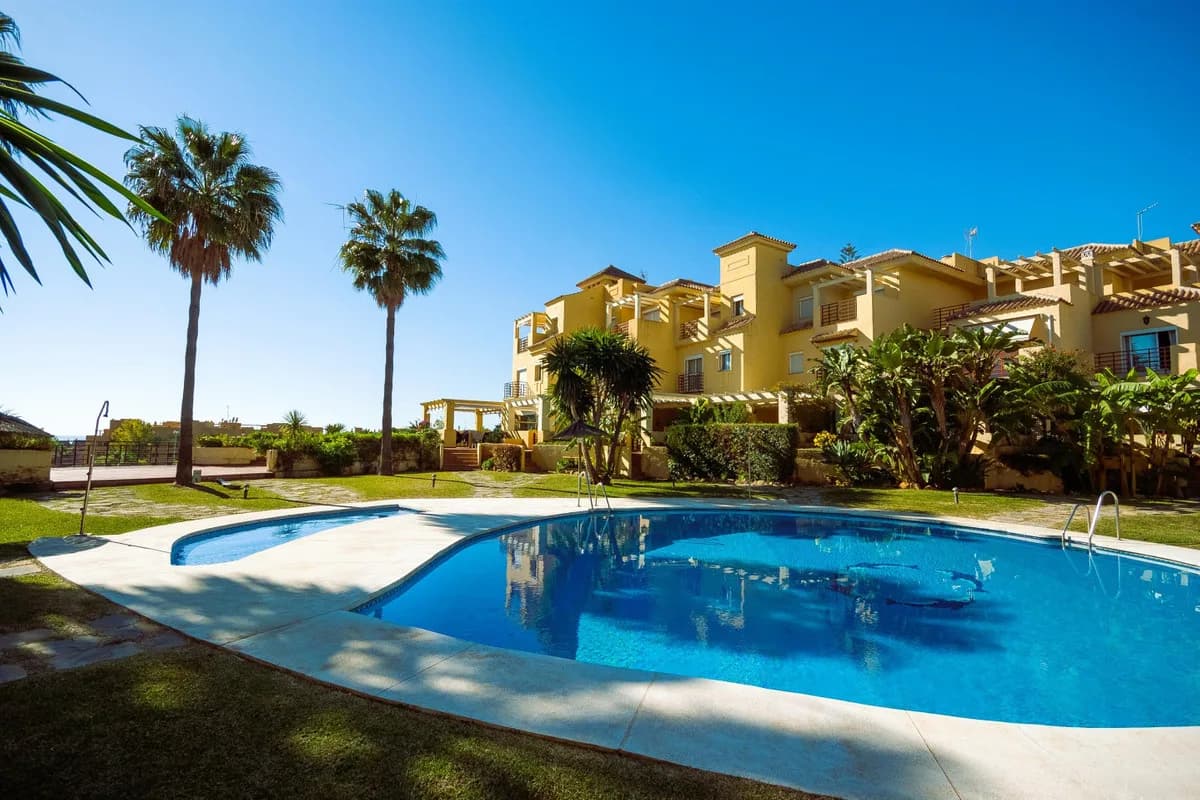 4 Bedroom Townhouse for Sale in Estepona, Málaga - Image 6