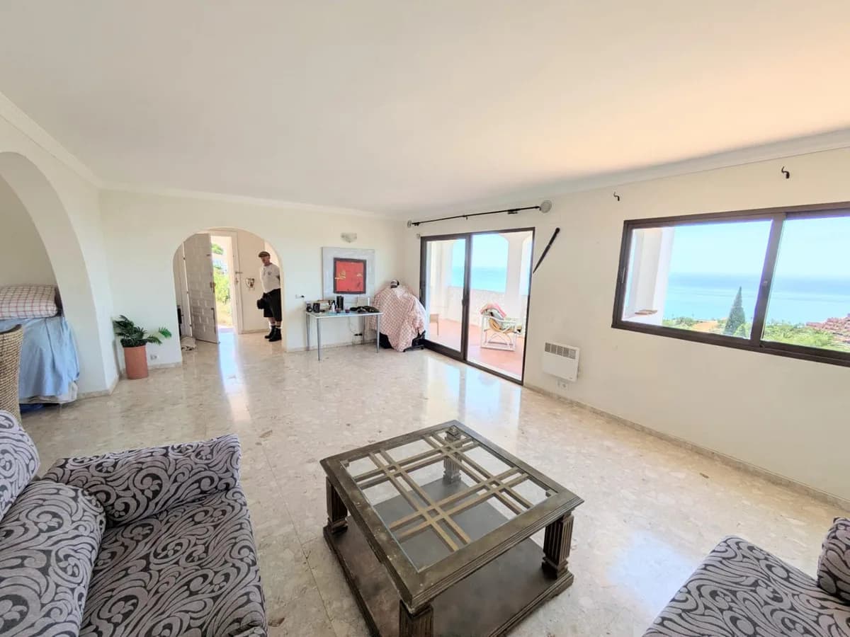 3 Bedroom Detached Villa for Sale in Benalmadena, Málaga - Image 7