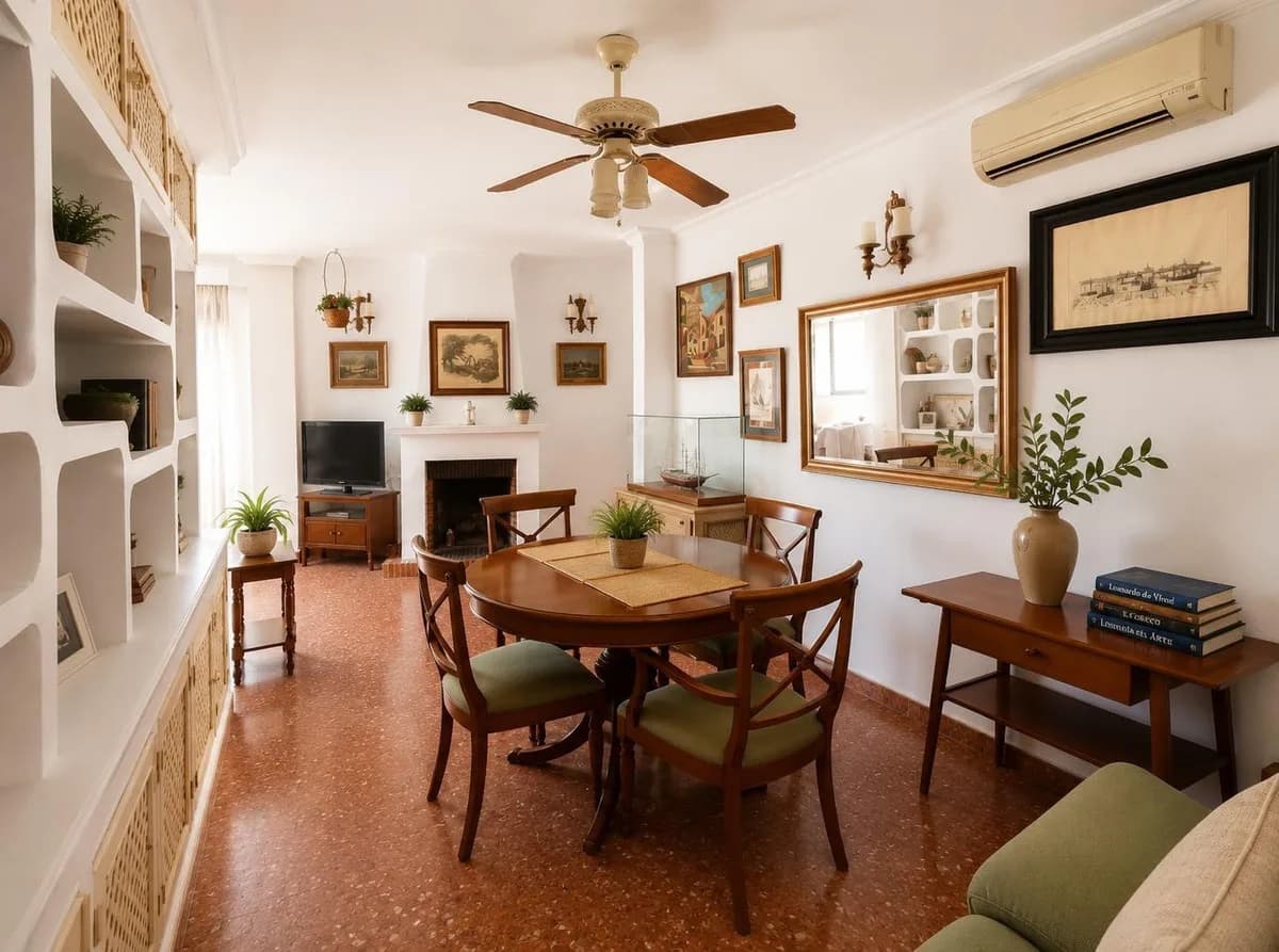 4 Bedroom Penthouse for Sale in El Palo, Málaga - Image 5