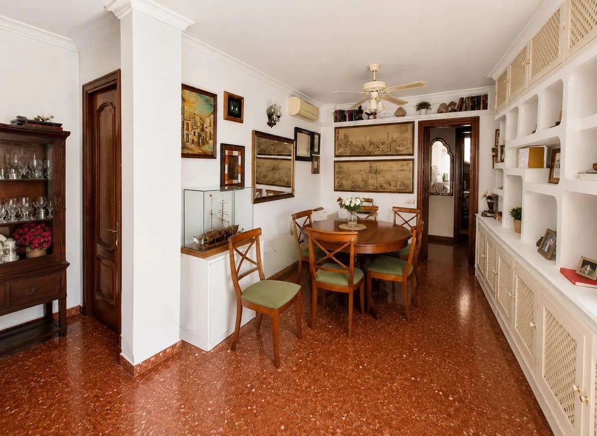4 Bedroom Penthouse for Sale in El Palo, Málaga - Image 6
