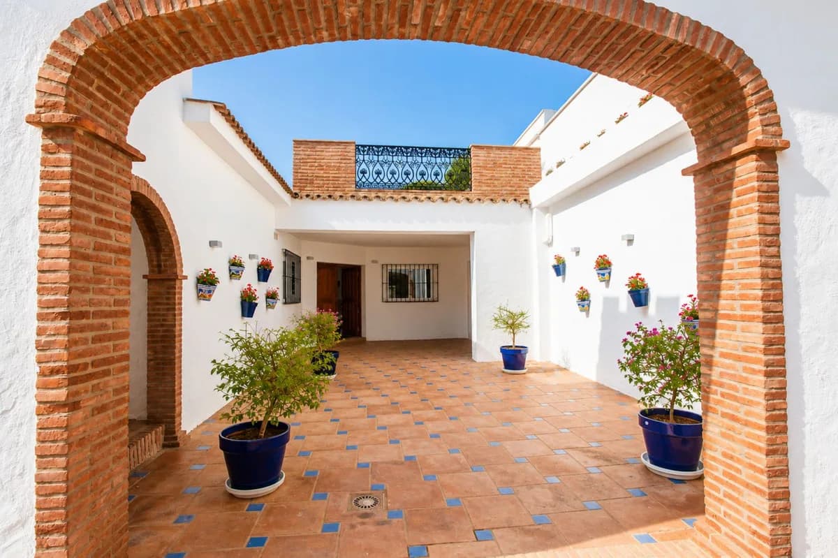 5 Bedroom Finca - Cortijo for Sale in Estepona, Málaga - Image 5