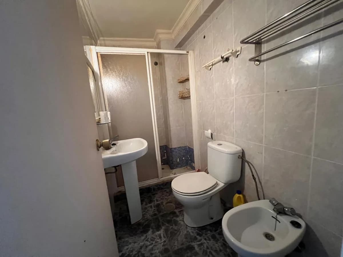 6 Bedroom Semi-Detached House for Sale in Coín, Málaga - Image 7