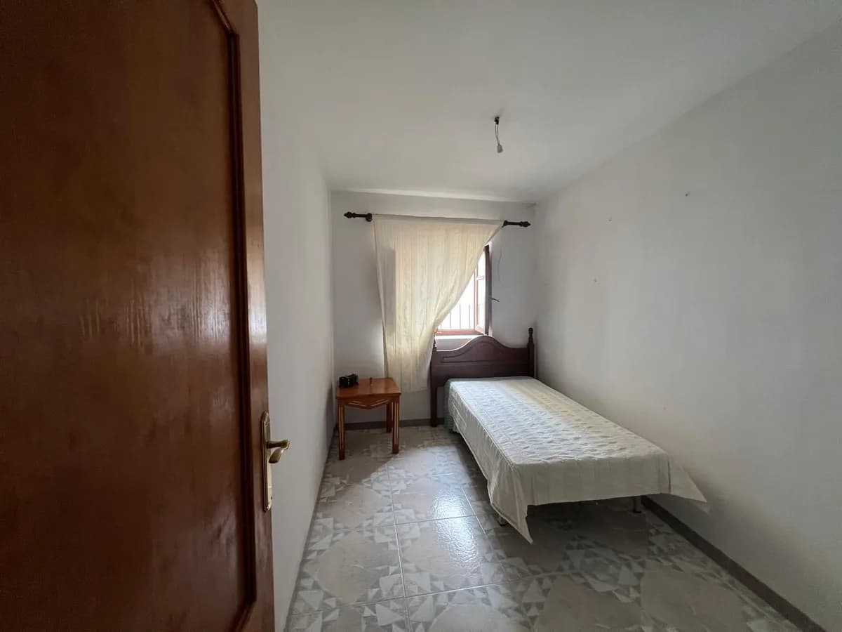 6 Bedroom Semi-Detached House for Sale in Coín, Málaga - Image 8