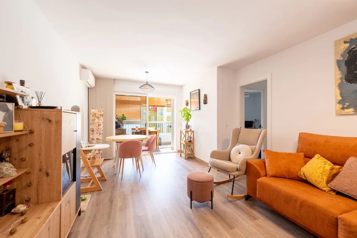 3 Bedroom Middle Floor Apartment for Sale in Fuengirola, Málaga - Image 8