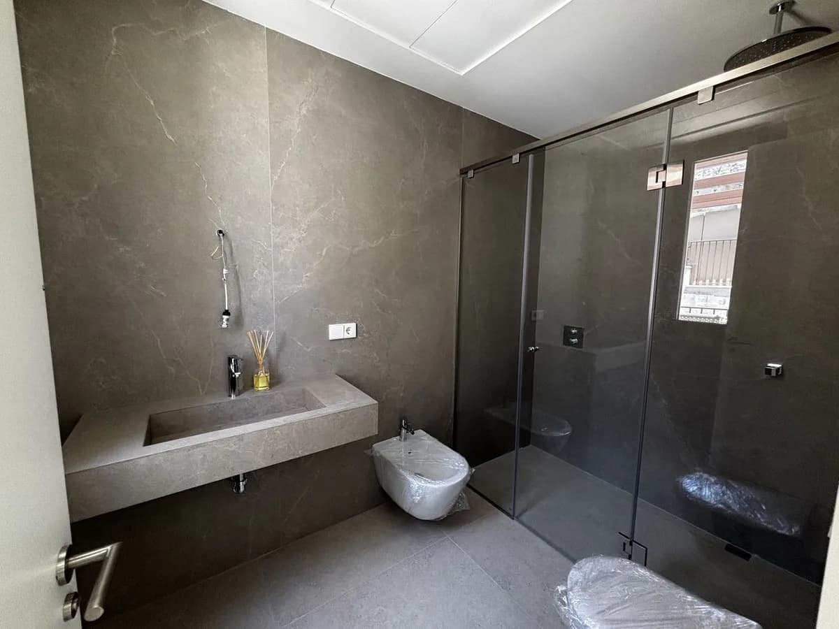 4 Bedroom Detached Villa for Sale in Benahavís, Málaga - Image 8