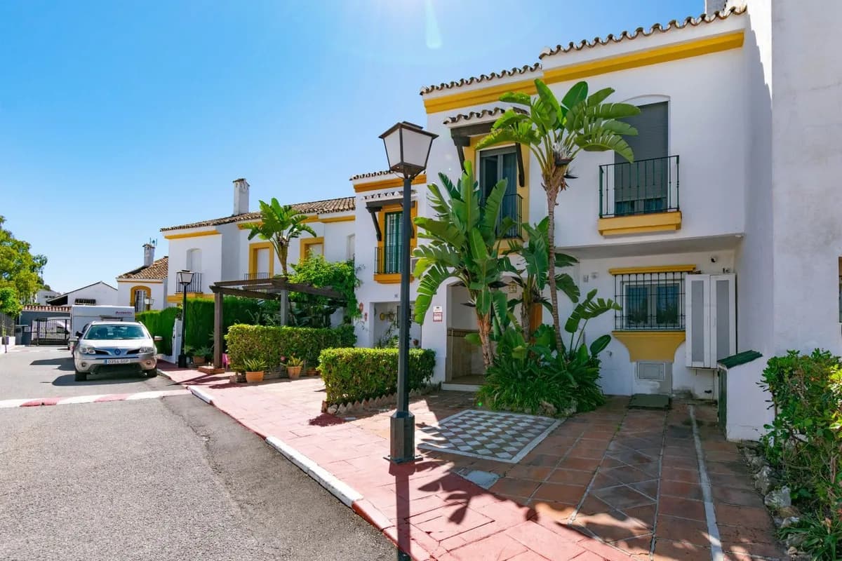 3 Bedroom Townhouse for Sale in Estepona, Málaga