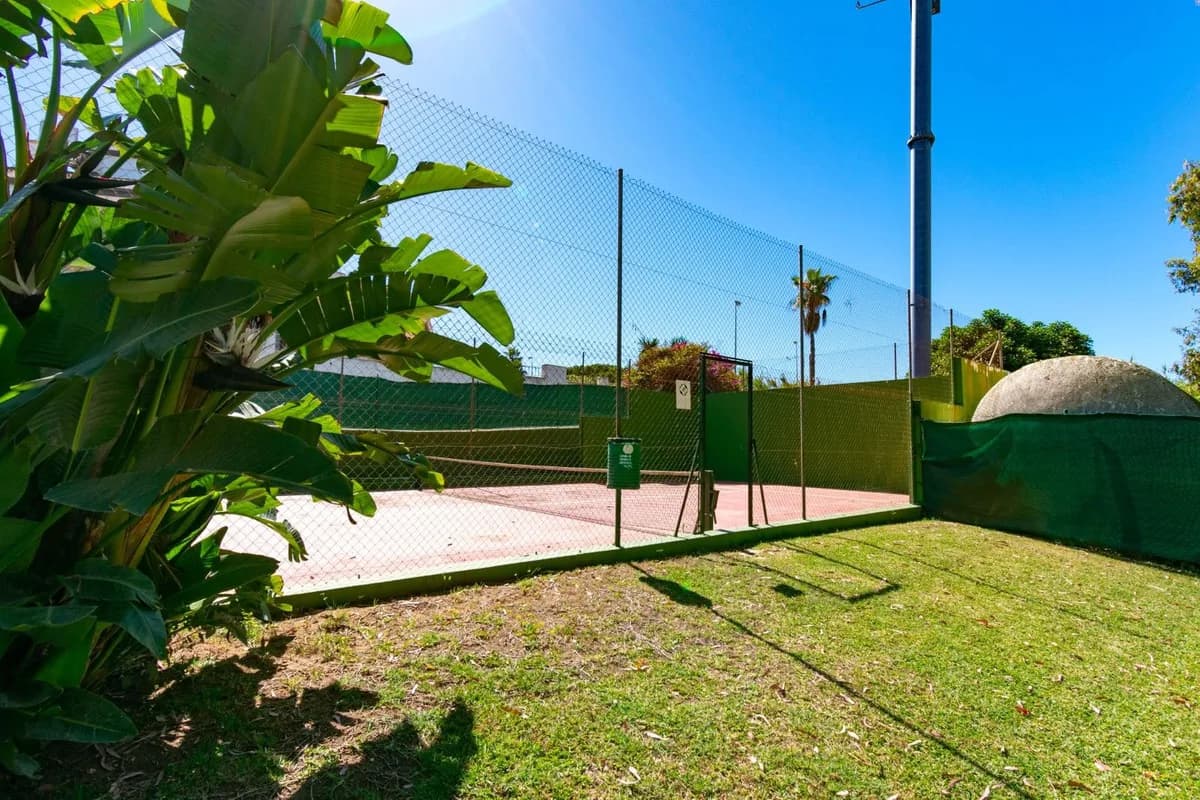 3 Bedroom Townhouse for Sale in Estepona, Málaga - Image 2