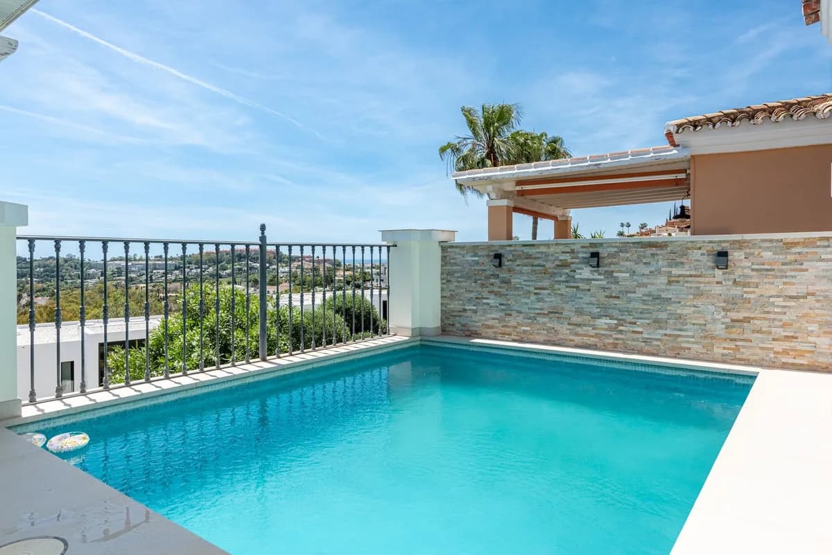 3 Bedroom Semi-Detached House for Sale in Nueva Andalucía, Málaga - Image 3