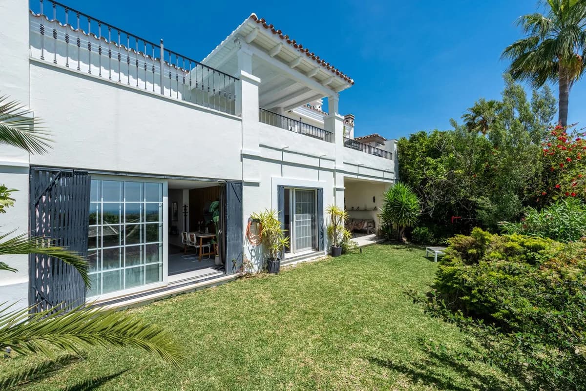 3 Bedroom Semi-Detached House for Sale in Nueva Andalucía, Málaga - Image 5