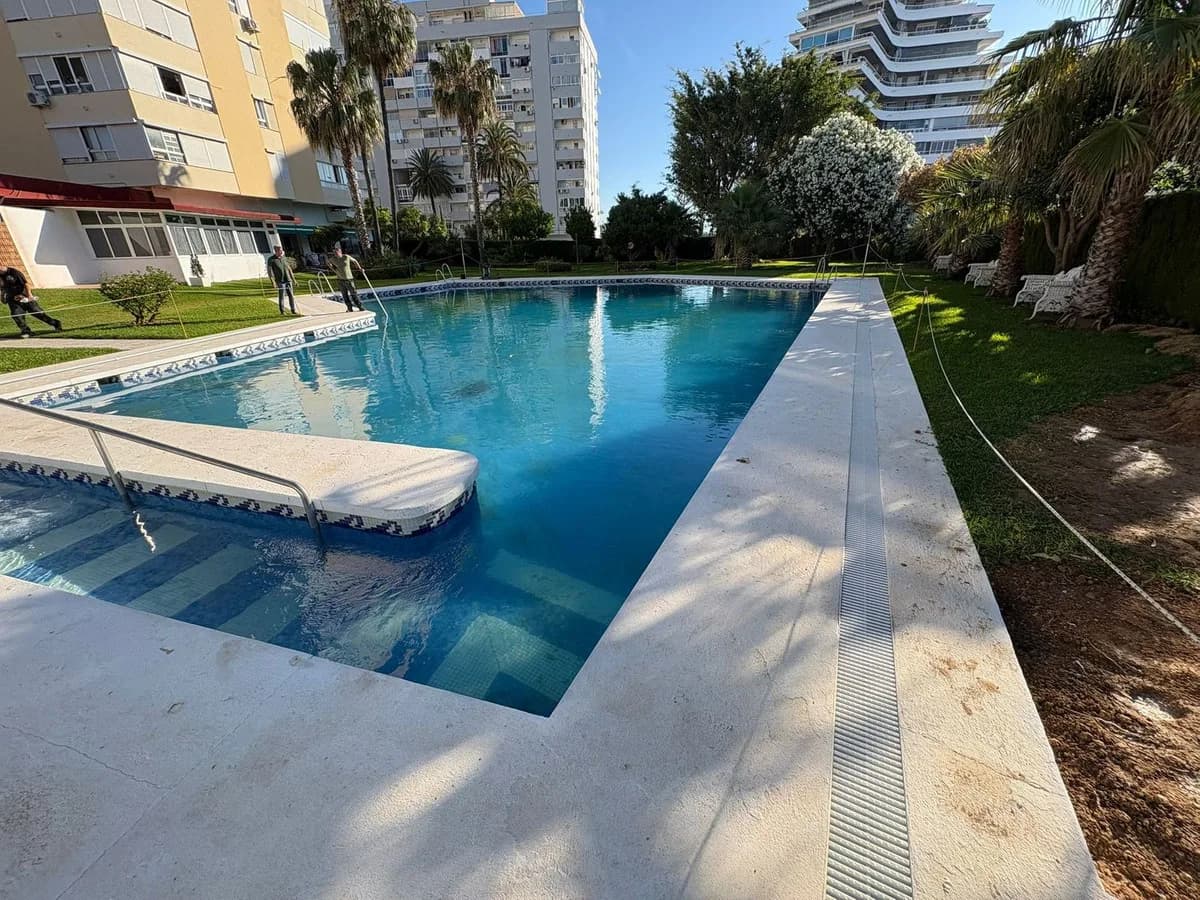 1 Bedroom Middle Floor Apartment for Sale in Arroyo de la Miel, Málaga - Image 7