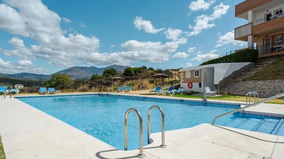 3 Bedroom Penthouse for Sale in Doña Julia, Málaga - Image 2