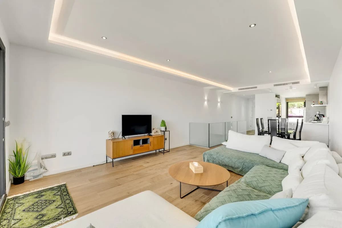 3 Bedroom Duplex for Sale in San Roque, Cádiz - Image 4