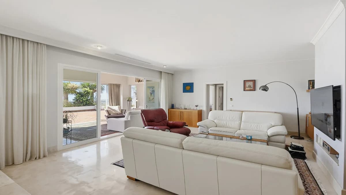 2 Bedroom Middle Floor Apartment for Sale in Doña Julia, Málaga - Image 5