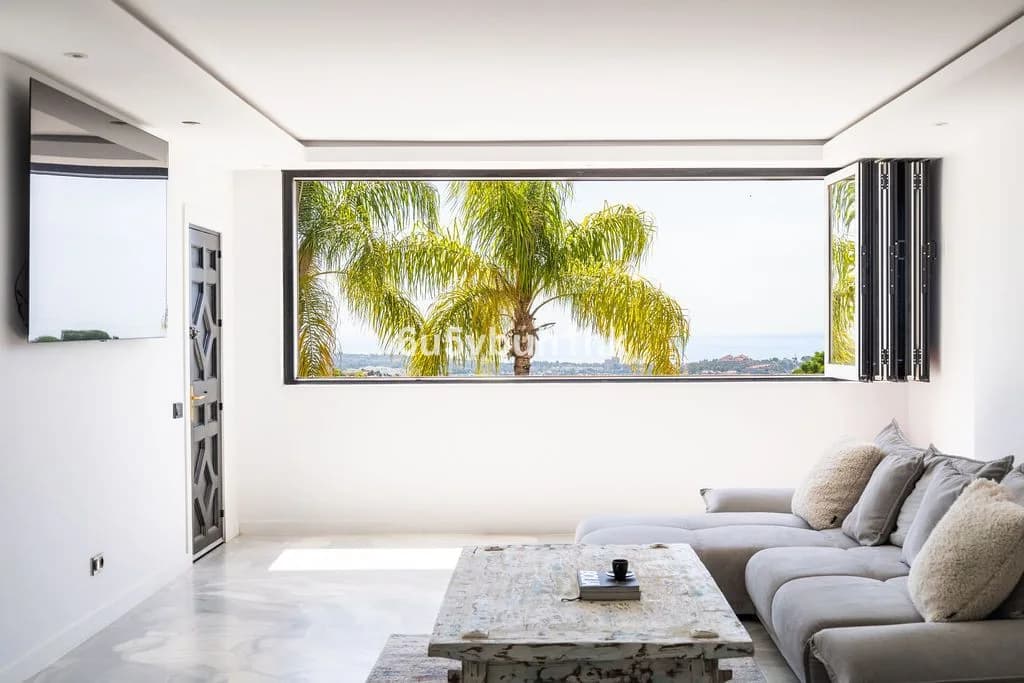 2 Bedroom Ground Floor Apartment for Sale in Benahavís, Málaga